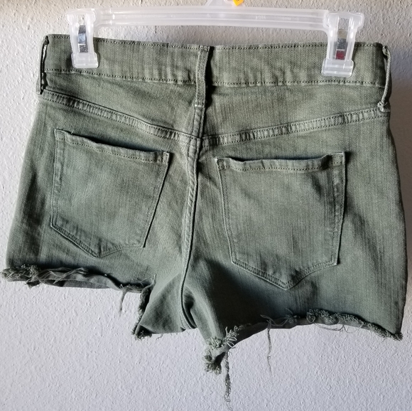 Old Navy army green boyfriend fit jean shorts - Picture 7 of 8